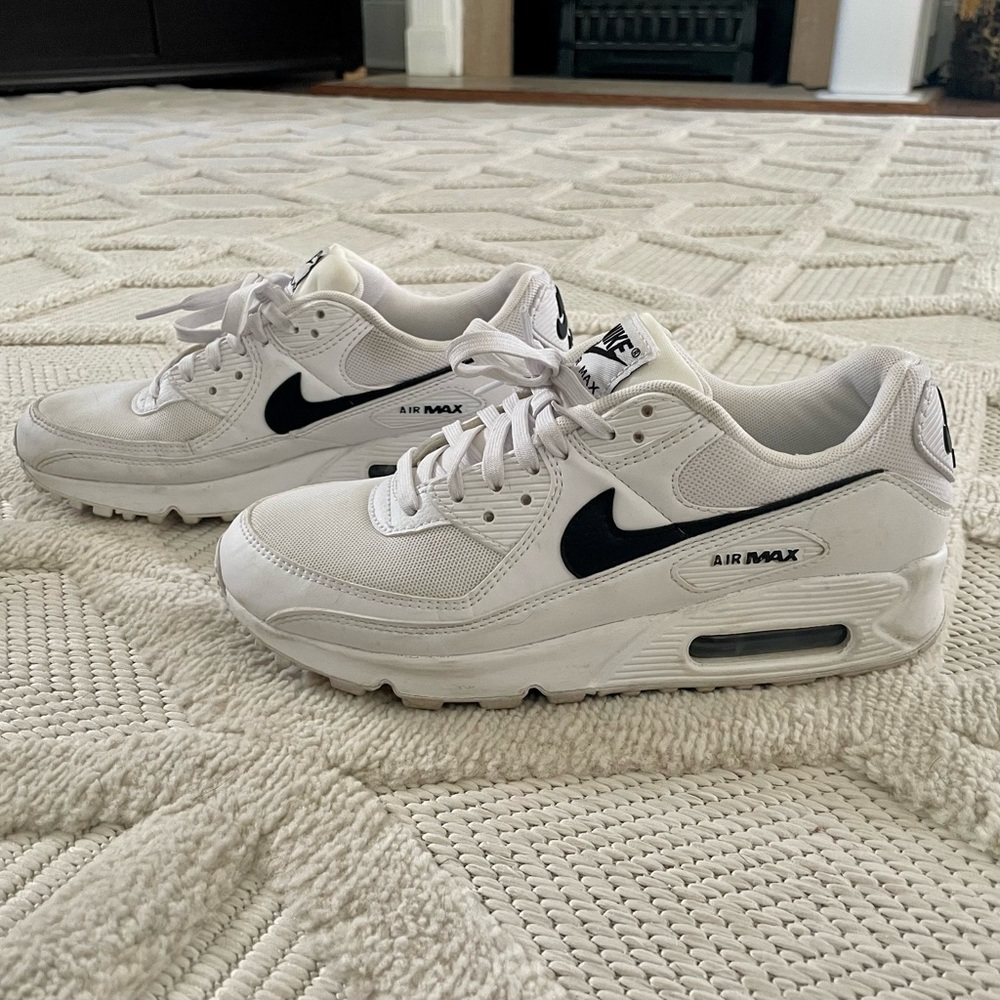 Nike Air Max 90s - Picture 7 of 9